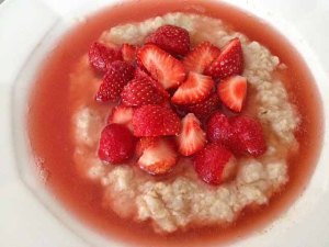 Aamupuuro mansikoilla2