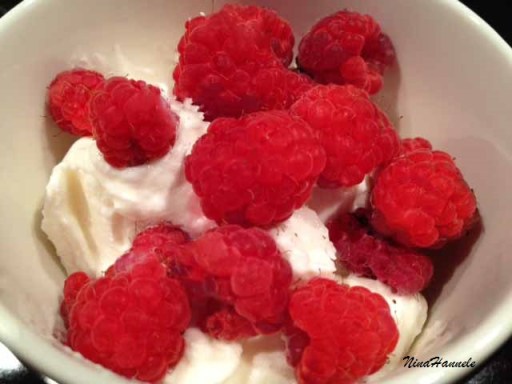 Jogurtti ja vadelmat