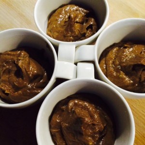 Avokado-suklaamousse